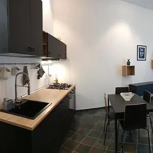 Appartamento Locazione Breve In Pieno Centro Blue House, Palermo