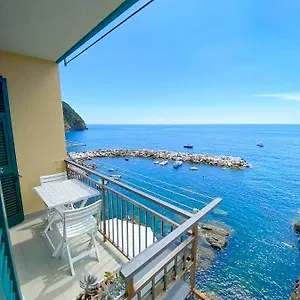la-scogliera-apartment-stunning-sea-view.hotelitalianriviera.com/